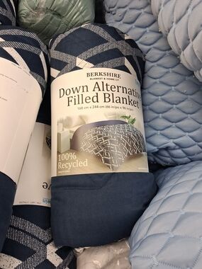 Berkshire Navy Geometric Down Alternative Blanket